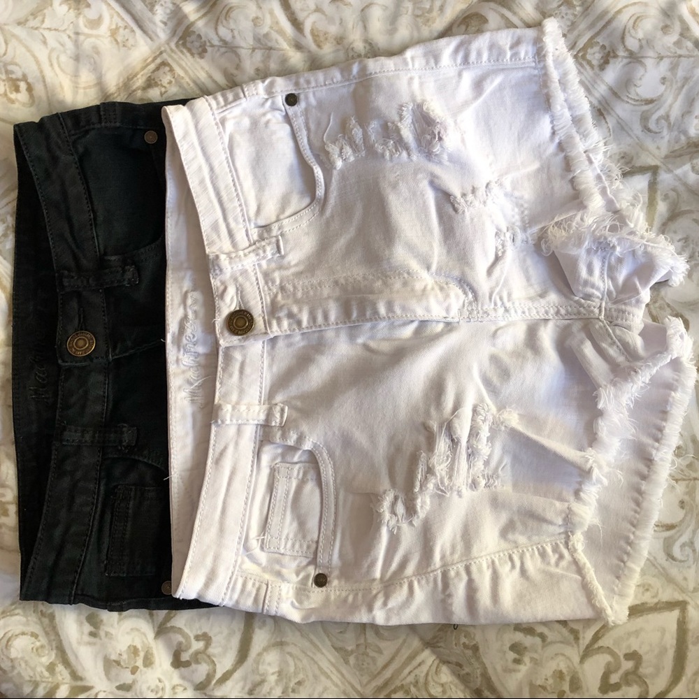 High waisted white/black shorts